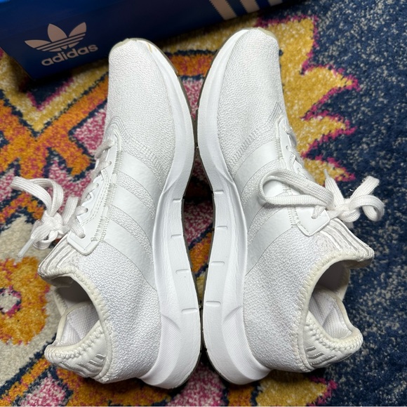 Adidas Swift Run X Triple White Sneakers sz 9 - Picture 4 of 10